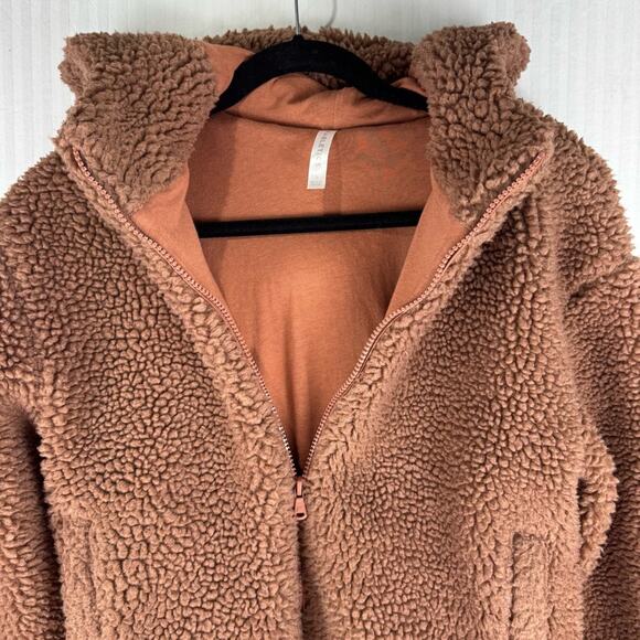 Fabletics Summit Tan Teddy Sherpa Hooded Jacket Women Size Small Cropped Fleece - Picture 4 of 7